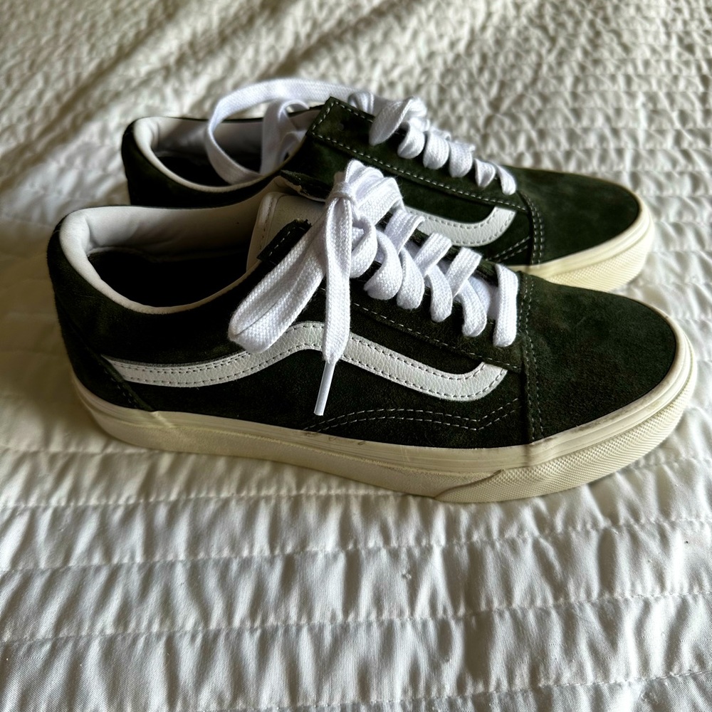 Brand new without tags vans old skool suede eco dry water repellant sneakers.